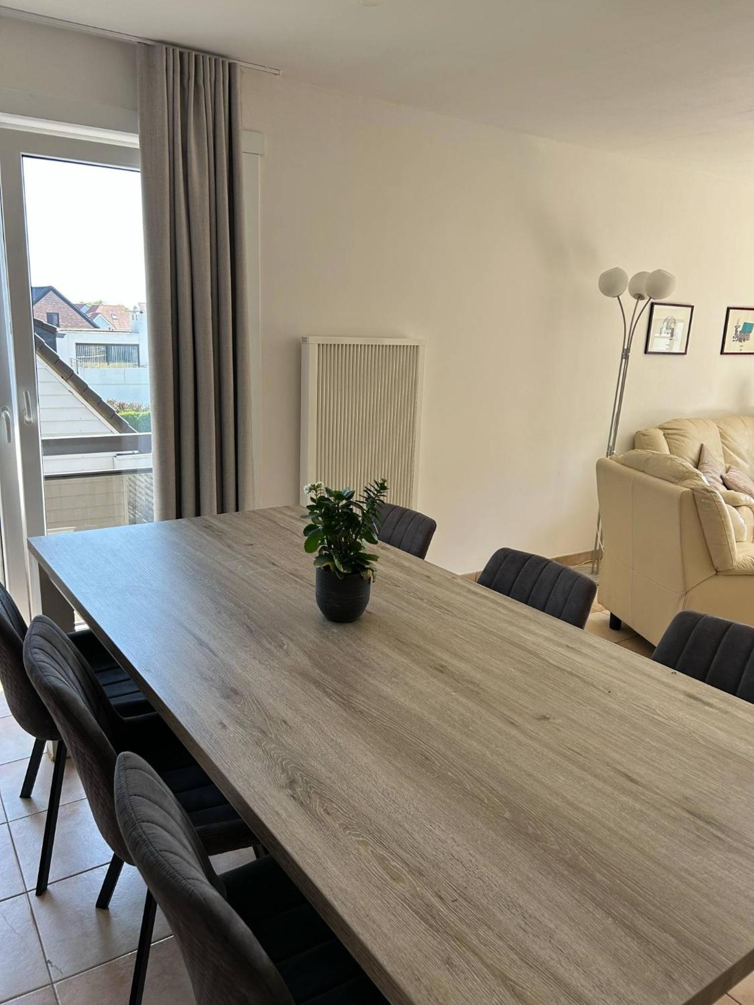 Ruim Zonnig Appartement Op 50M Van Strand Ostende Exterior foto